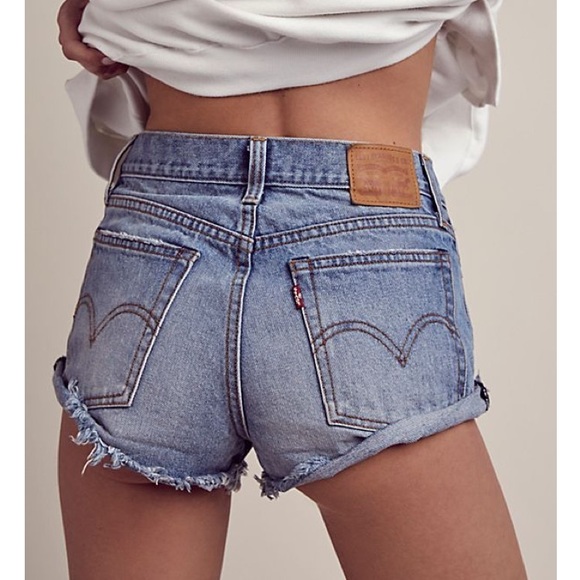 Levi's Pants - Levi’s 501 jean shorts 👖 🌼🌼
